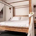 Bed & Breakfast Seven Maze Charming House 3*