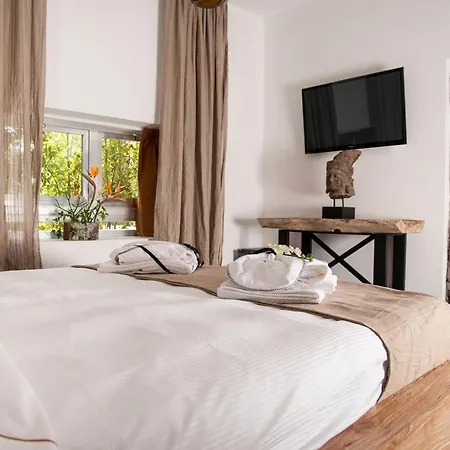 Seven Maze Charming House 3*