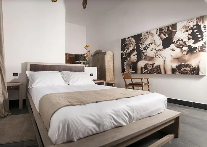 Seven Maze Charming House Bed & Breakfast 3*