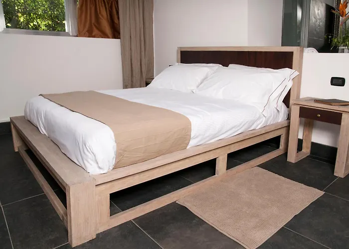 Seven Maze Charming House Bed & Breakfast