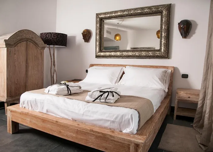 Seven Maze Charming House Bed & Breakfast 3*