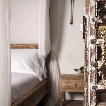 Seven Maze Charming House 3*